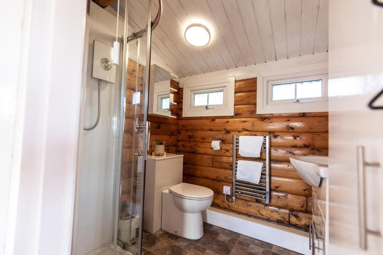 Welsh Retreat 2 Bedroom Log Cabin - Seren Property Trawsfynydd Esterno foto