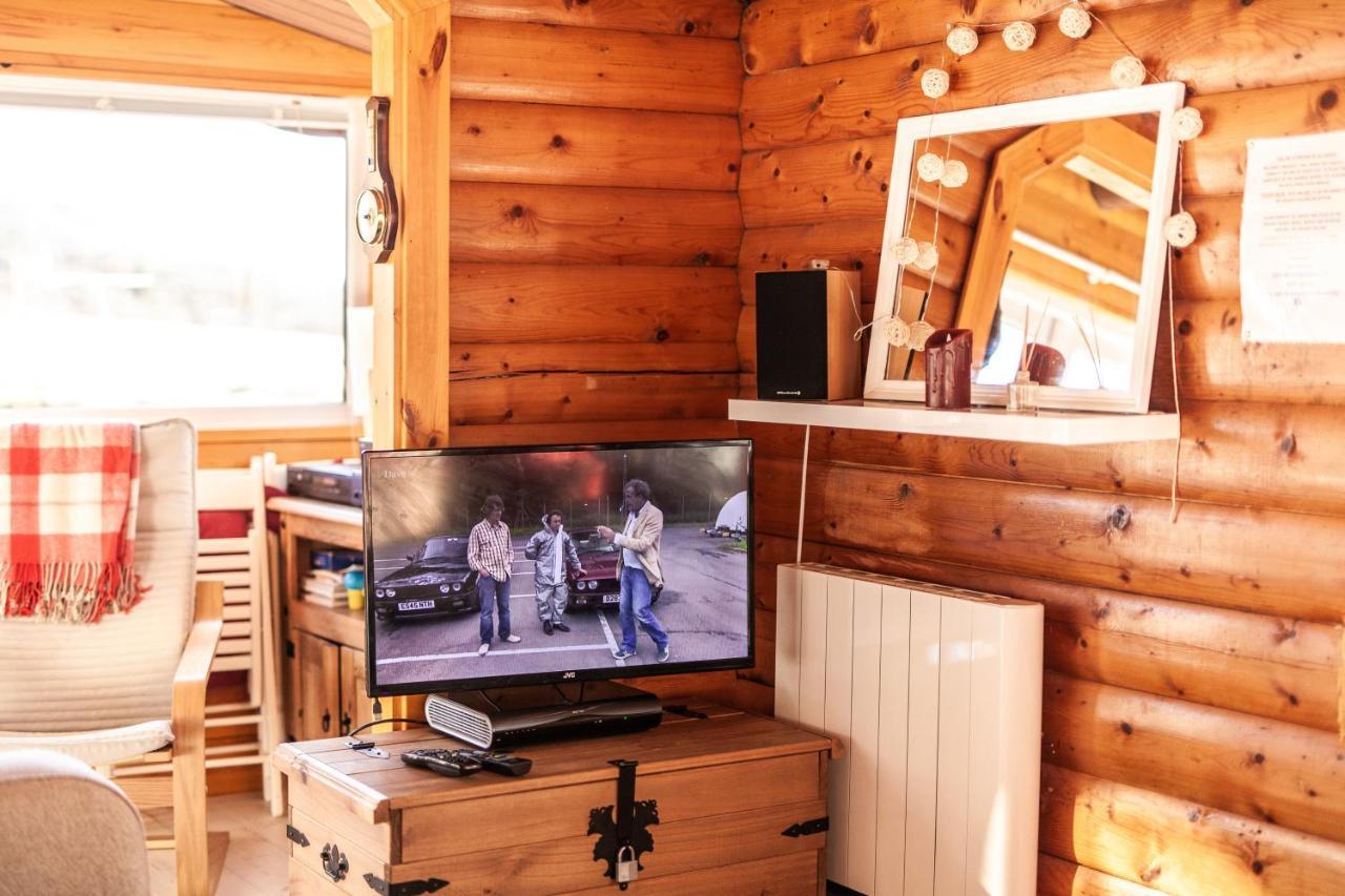 Welsh Retreat 2 Bedroom Log Cabin - Seren Property Trawsfynydd Esterno foto