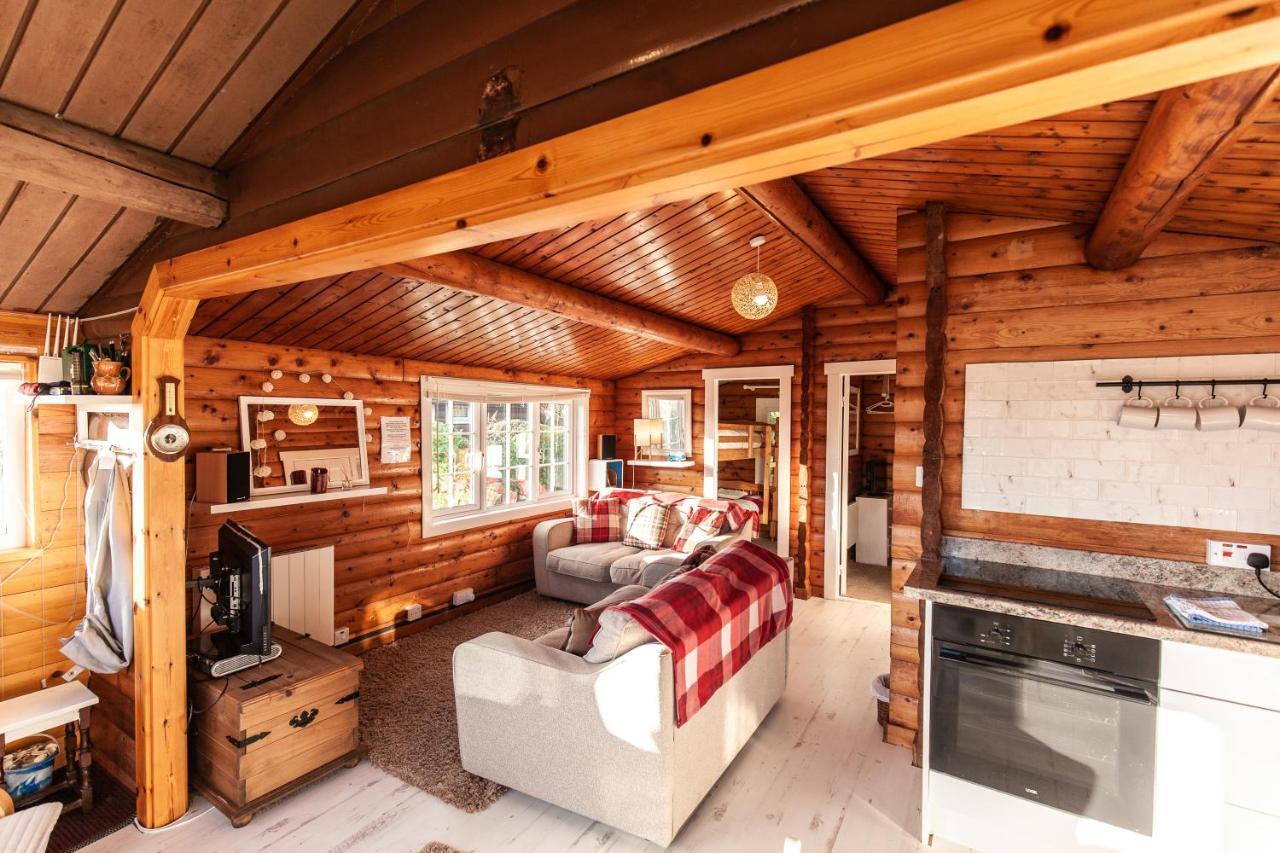 Welsh Retreat 2 Bedroom Log Cabin - Seren Property Trawsfynydd Esterno foto