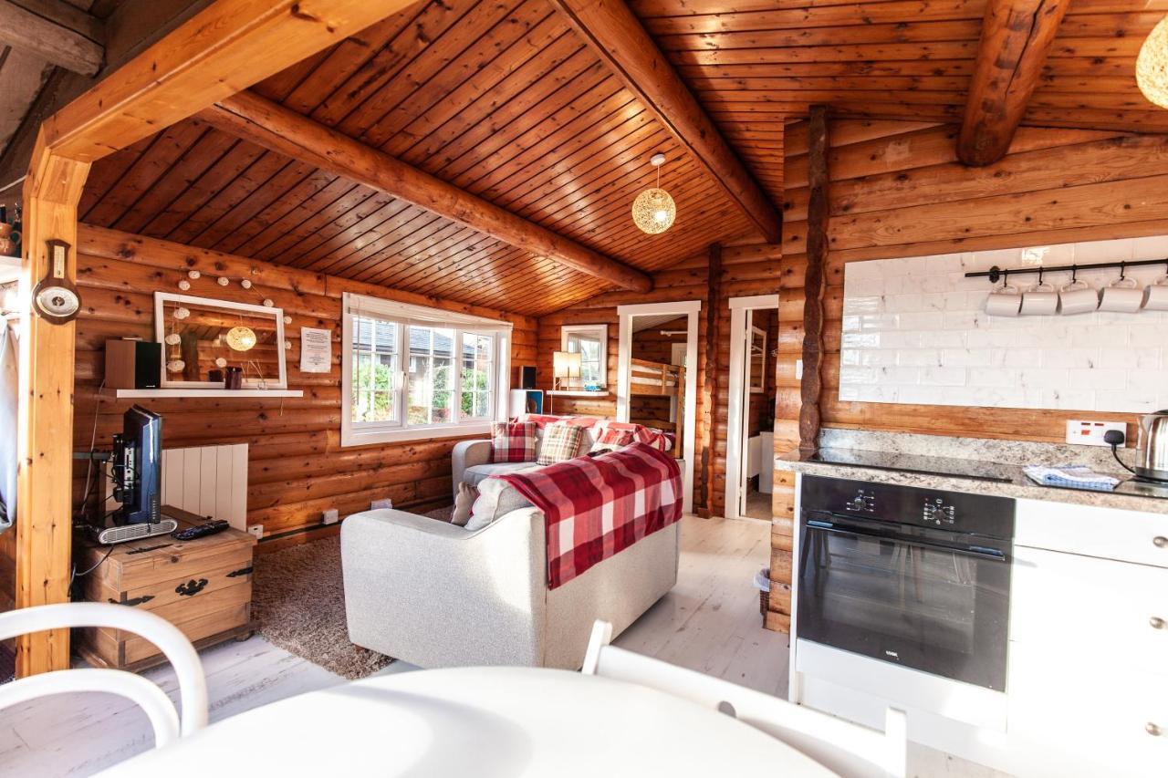 Welsh Retreat 2 Bedroom Log Cabin - Seren Property Trawsfynydd Esterno foto